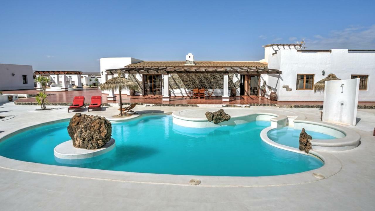 Villa La Senda Del Majorero Antigua  Exterior photo